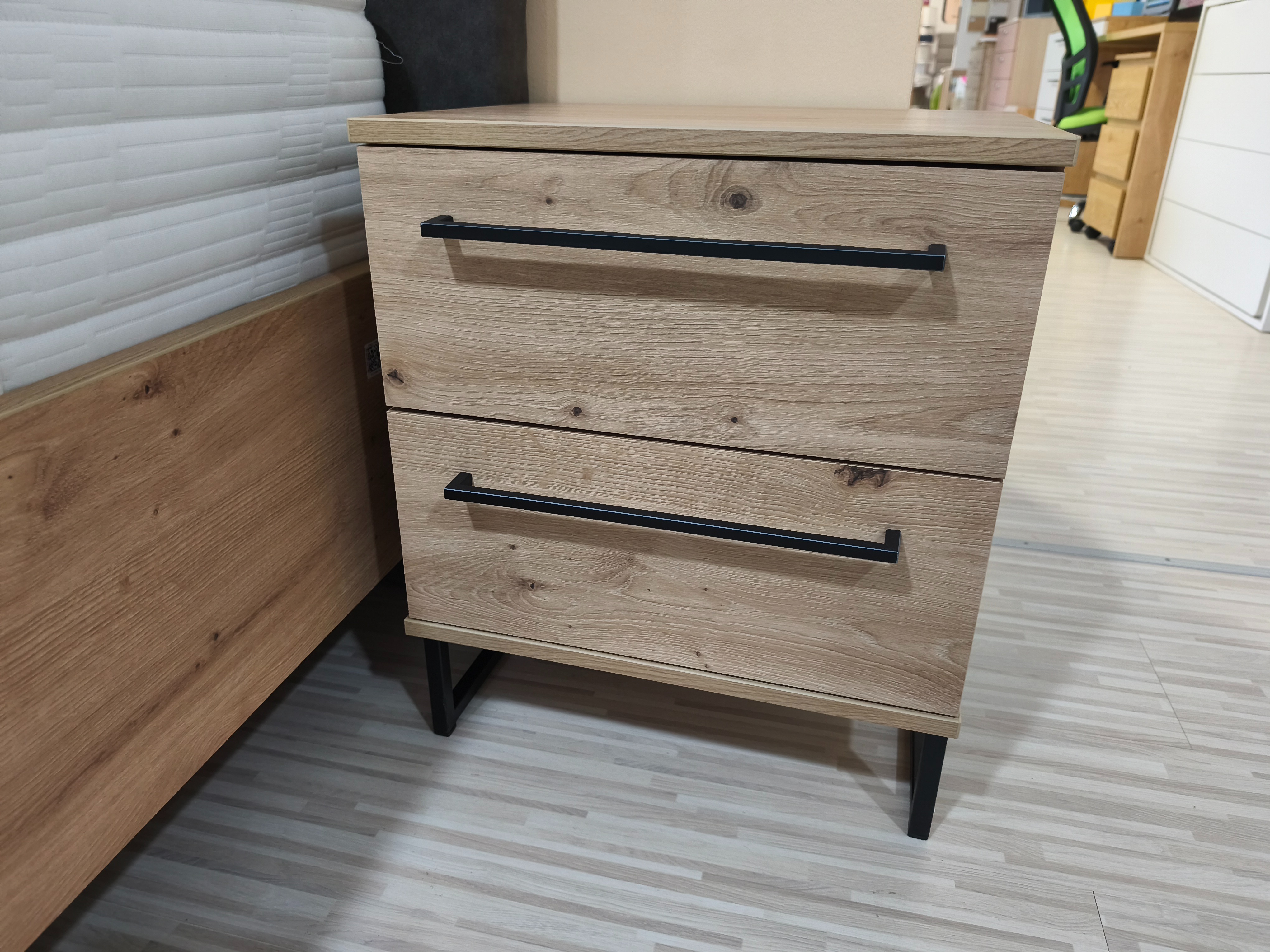 NOČNA OMARICA INT102